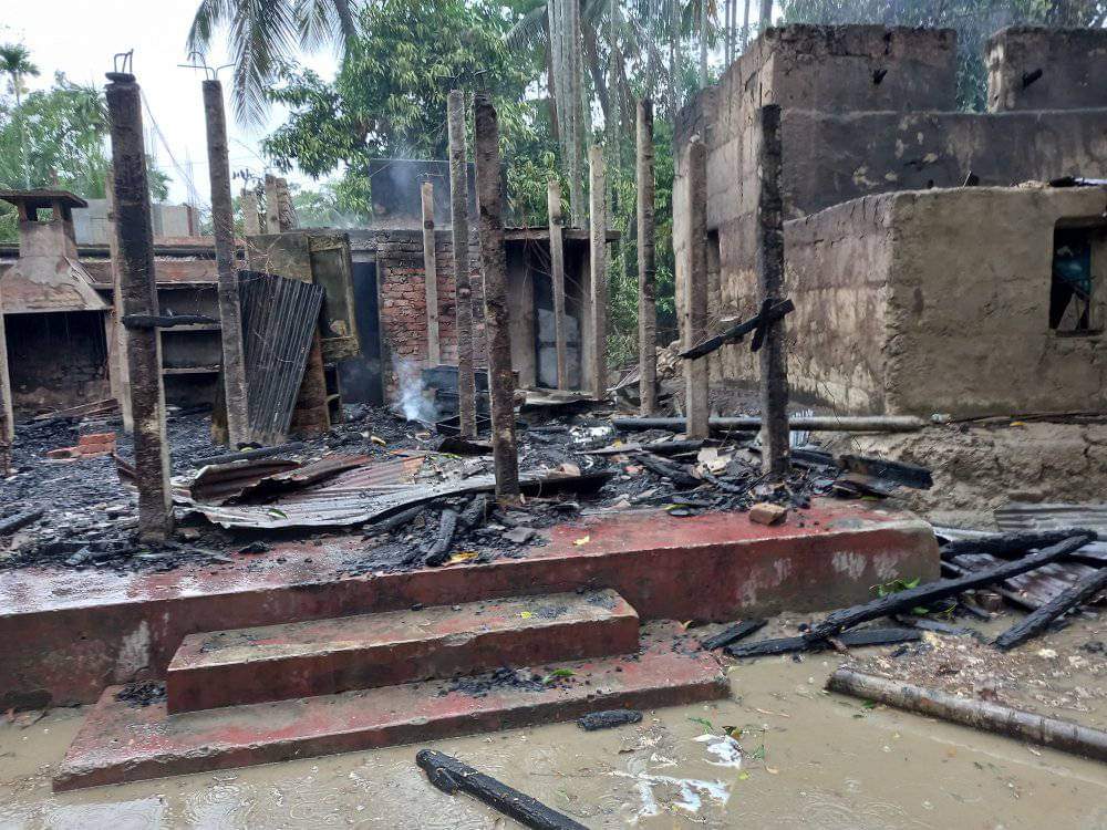  আনোয়ারায় আগুনে,চার বসতঘর পুড়ে ছাই