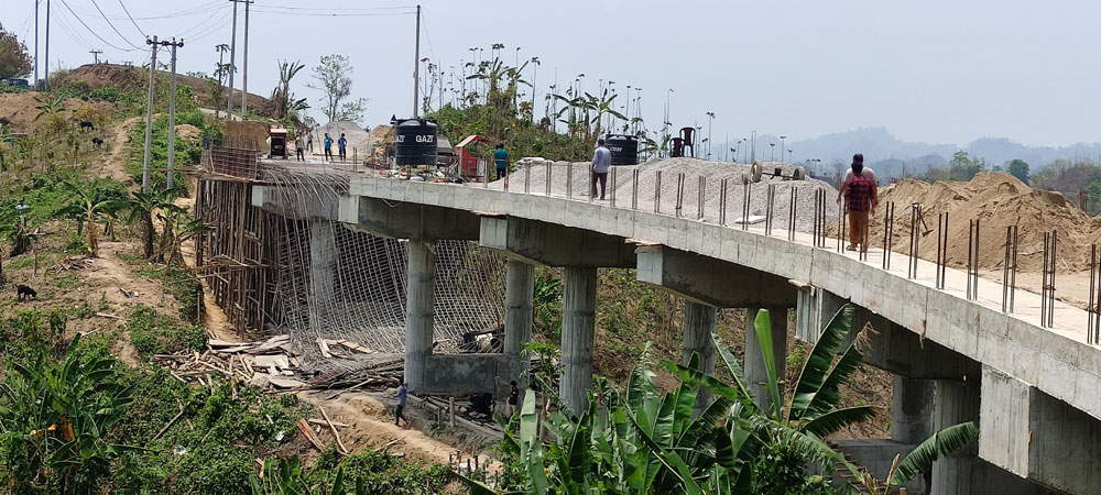 রাঙামাটিতে এলজিইডির নির্মাণাধীন ব্রীজ ভেঙ্গে এক শ্রমিক নিহত,আহত ১৭