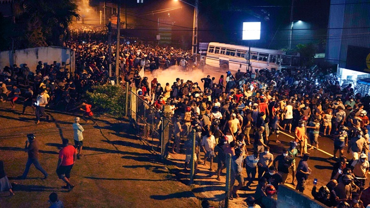 শ্রীলংকায় বাংলাদেশিদের জন্য হটলাইন চালু