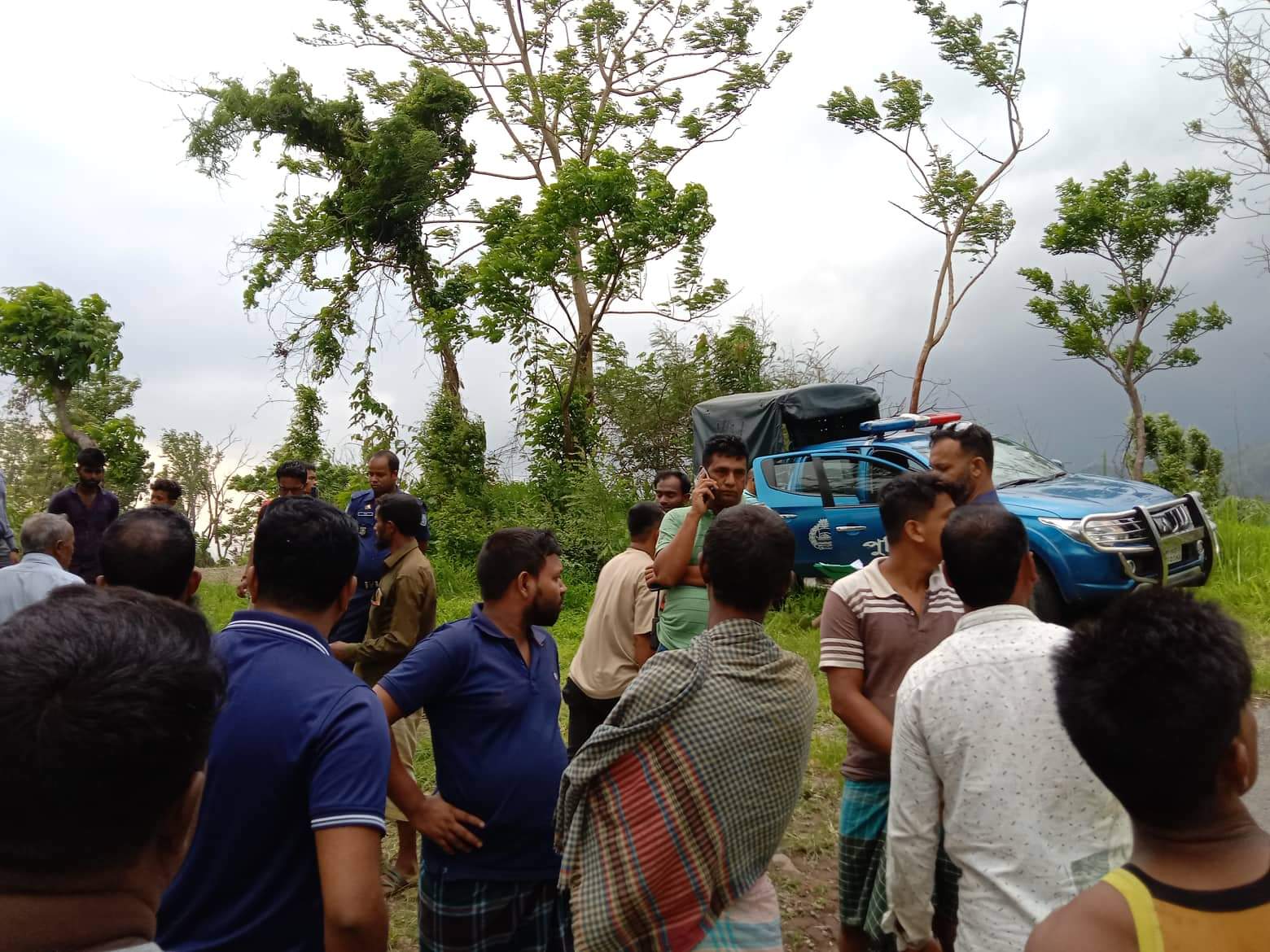 বান্দরবানে গাড়ি খাদে পড়ে   নিহত ১ আহত ৩