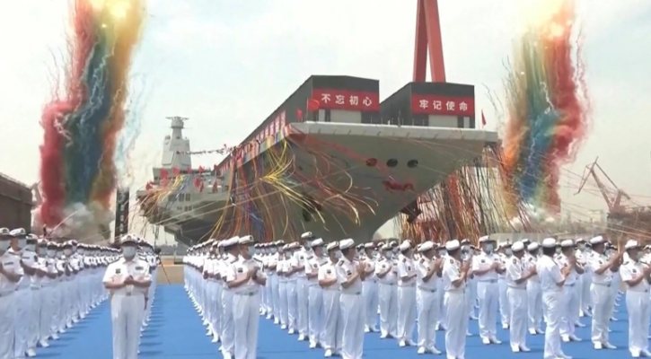 সাগরে নামলো চীনের তৃতীয় বিমানবাহী রণতরী