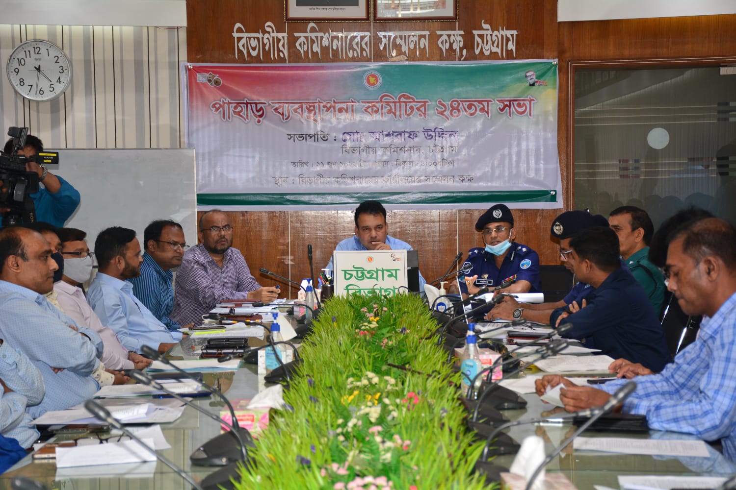 পাহাড়ে ঝুঁকির মধ্যে বসবাসকারীদের পূনর্বাসনে পরিকল্পনা রয়েছে: বিভাগীয় কমিশনার