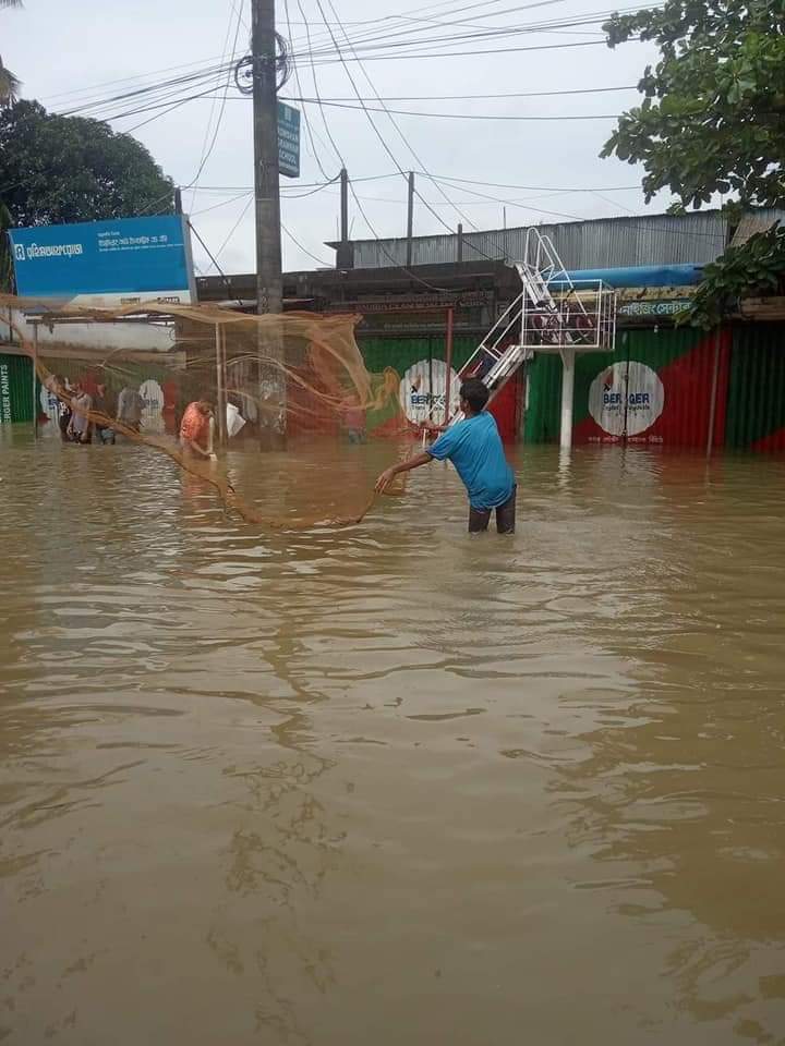 হাটহাজারীতে নিম্নাঞ্চল প্লাবিত,লক্ষাধিক মানুষ পানিবন্দি