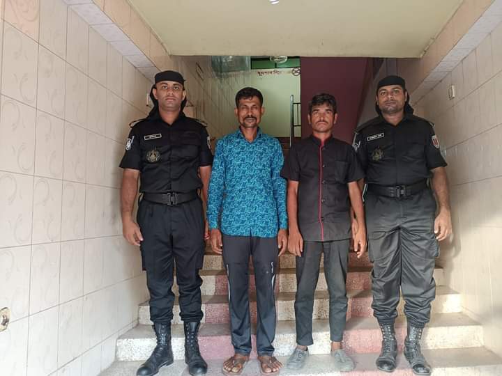  বাঁশখালীতে দেশীয় অস্ত্রসহ ২ জলদস্যু র‌্যাব'র হাতে গ্রেপ্তার