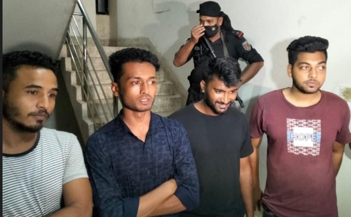  চবি ছাত্রীর শ্লীলতাহানি ঘটনায় ৫ জনকে ২ দিনের রিমান্ড