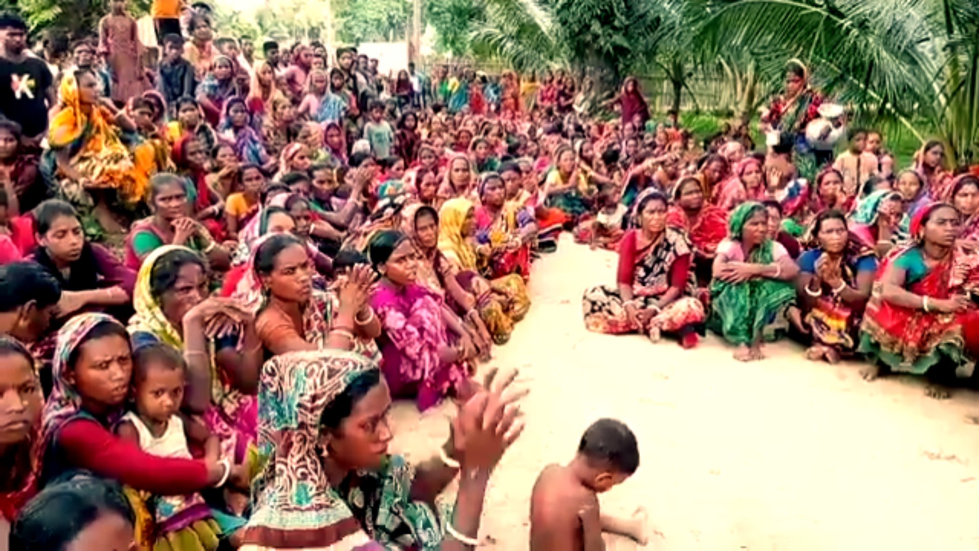 রামগড় চা শ্রমিকদের মজুরি বাড়ানোর দাবিতে বিক্ষোভ