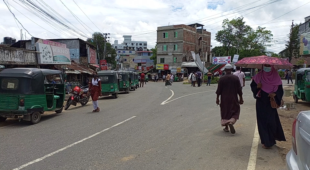 তেলের মূল্যবৃদ্ধির প্রতিবাদে রাঙামাটিতে যাত্রীবাহি যান চলাচল বন্ধ
