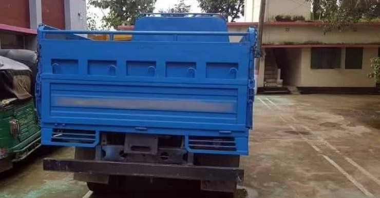 রাউজানে গরু চুরির কাজে ব্যবহৃত পিকআপ আটক 