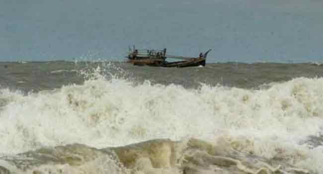 কক্সবাজারে ট্রলারডুবি, নিখোঁজ দুই জেলের লাশ উদ্ধার