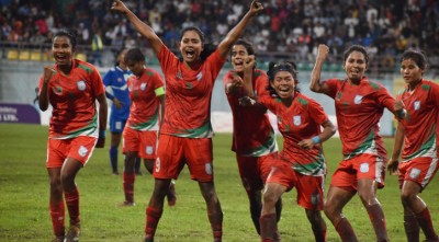 সাফ চ্যাম্পিয়ন বাংলাদেশের মেয়েরা