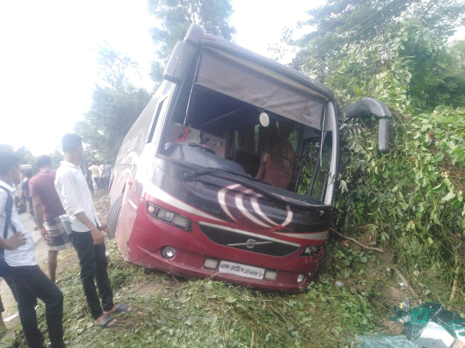 মিরসরাইয়ে বাসের ধাক্কায় এনজিওকর্মী নিহত