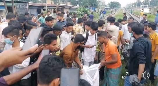 মিরসরাইয়ে ট্রেনে কাটা পড়ে এক গৃহবধূ নিহত