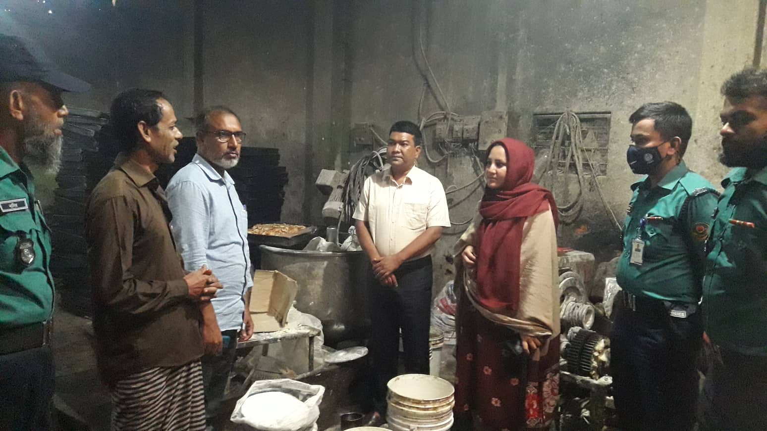 চসিককের মোবাইল কোর্ট, হোটেল ও বেকারীকে ১ লক্ষ ২৫ হাজার টাকা জরিমানা