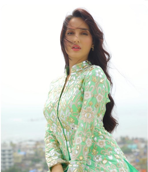 বায়োগ্রাফি লিখবেন নোরা ফাতেহি 