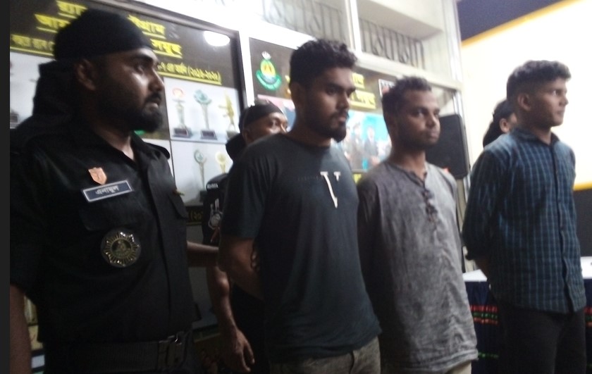 র‍্যাবের হাতে যুবলীগ কর্মী শহীদুল হত্যার মুল আসামি মানুনসহ ৩ জন আটক