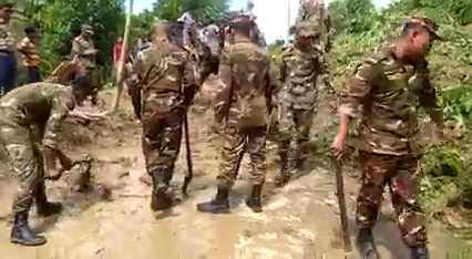 সাজেকের সড়কে পাহাড় ধ্বস, আটকে আছে হাজারো পর্যটক