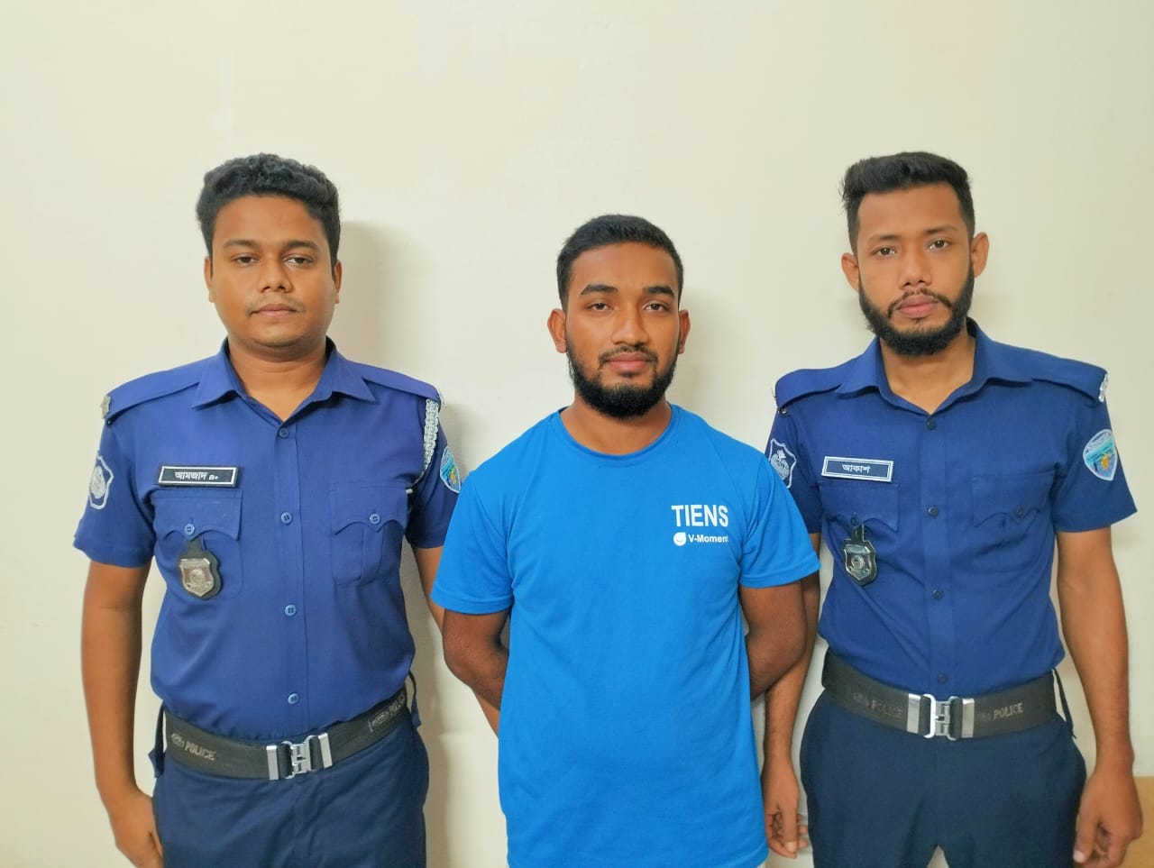 সৈকতে নারী হেনস্থা, চারদিকে সমালোচনার ঝড়