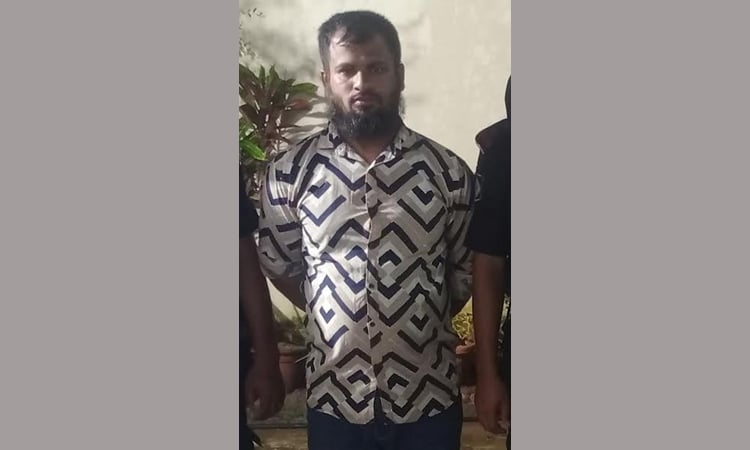 রাঙ্গুনিয়ার শীর্ষ সন্ত্রাসী মামুন অস্ত্রসহ গ্রেপ্তার