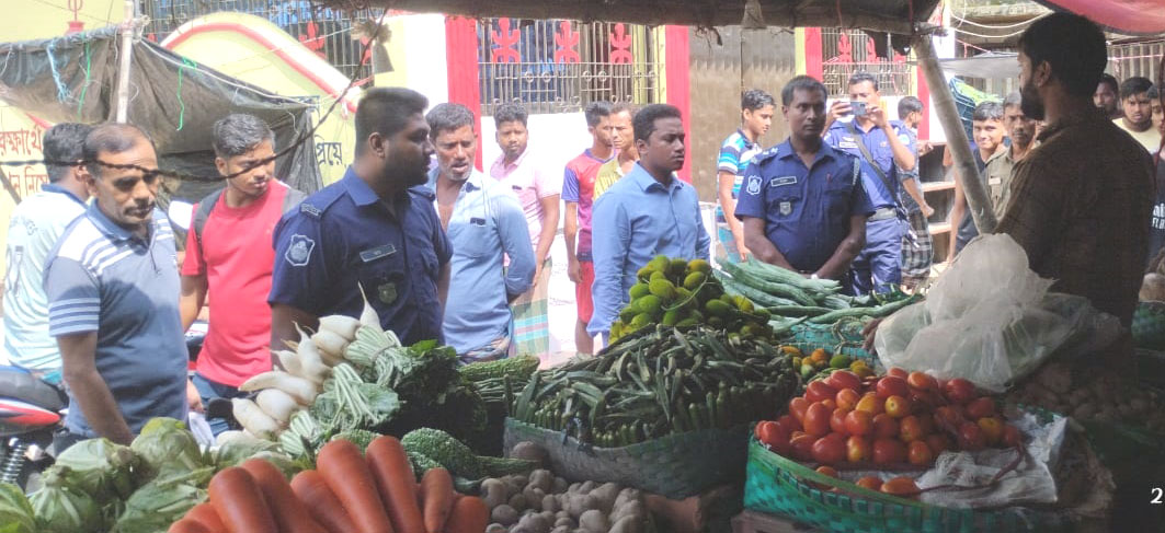 আনোয়ারায় নিত্য পণ্যের মূল্য নিয়ন্ত্রণে রাখতে মোবাইল কোর্ট,  জরিমানা২০ হাজার 
