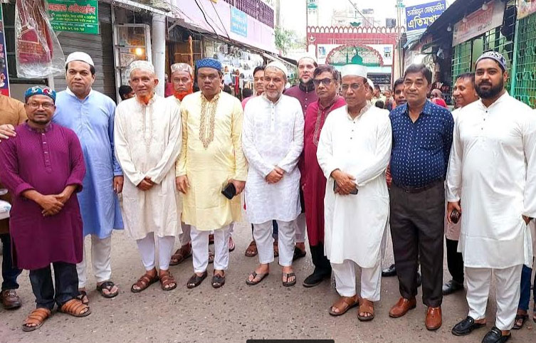 হযরত শাহ আমানত (রহ:) মাজার জেয়ারতের মাধ্যমে চট্টগ্রাম মা ও শিশু হাসপাতালের নির্বাচনী প্রচারনা শুরু