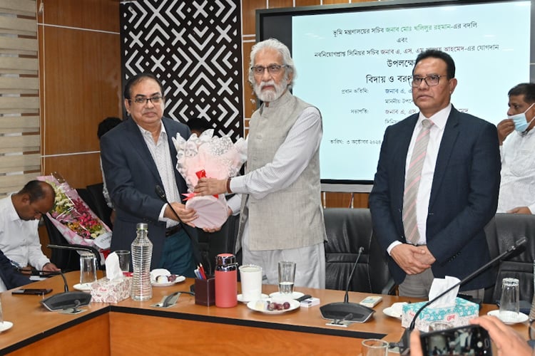  ভূমি ব্যবস্থাপনা কার্যক্রম দুর্নীতি ও হয়রানিমুক্ত করার আহ্বান : ভূমি উপদেষ্টার