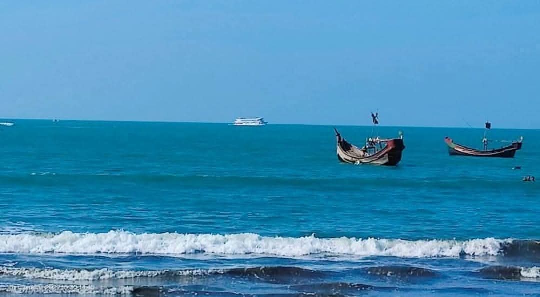 আরাকান আর্মির দখলে মংডু শহর, টেকনাফ-সেন্টমার্টিন নৌপথে ট্রলার চলাচল বন্ধ