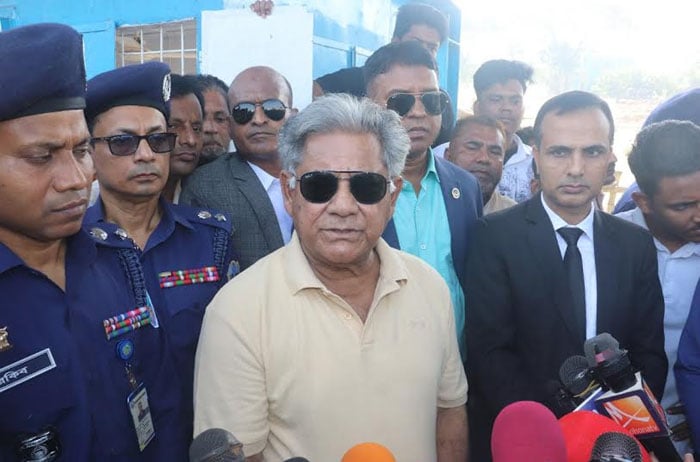 পায়ে পড়ে ঝগড়া নয়, প্রতিবেশি দেশের সাথে শান্তিতে থাকতে চাই , সাখাওয়াত হোসেন