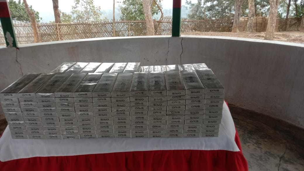 রাঙামাটিতে পৃথক অভিযানে শুল্কবিহীন বিদেশী ও নকল সিগারেট আটক