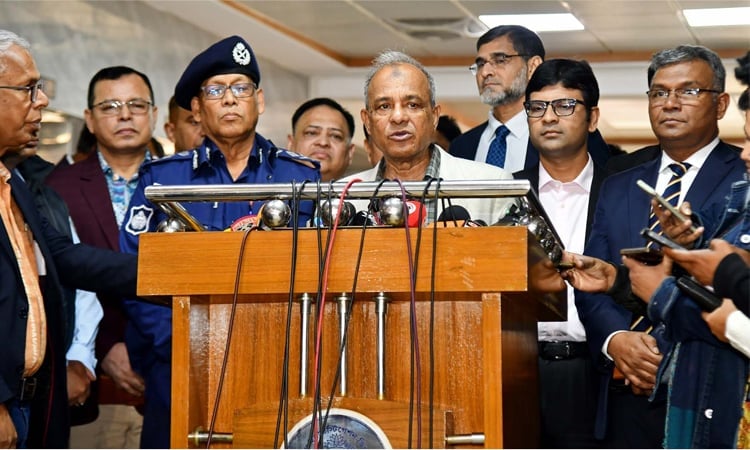 ছাত্র আন্দোলনে আহতদের ১০০ জন পুলিশে চাকরি পাচ্ছে , স্বরাষ্ট্র উপদেষ্টা