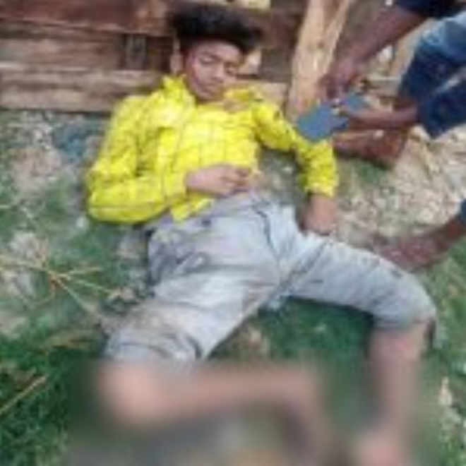 ট্রেনের ছাদ থেকে পড়ে জীবন গেল যুবকের