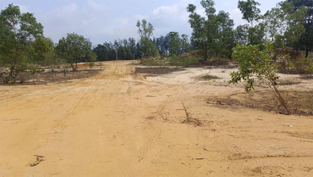 আনোয়ারায় অবাধে পাহাড় কাটছে কেইপিজেড 