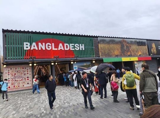 বাংলাদেশ প্যাভিলিয়ন বিদেশি বিনিয়োগকারীদের দৃষ্টি আকর্ষণ করছে
