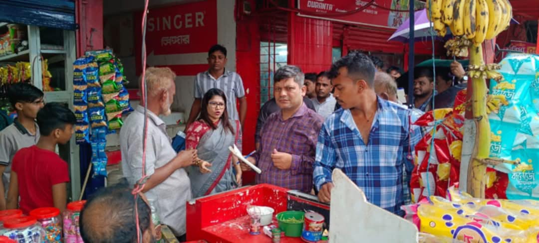 আনোয়ারা চাতরী চৌমুহনী বাজারে ভ্রাম্যমাণ আদালতের অভিযান