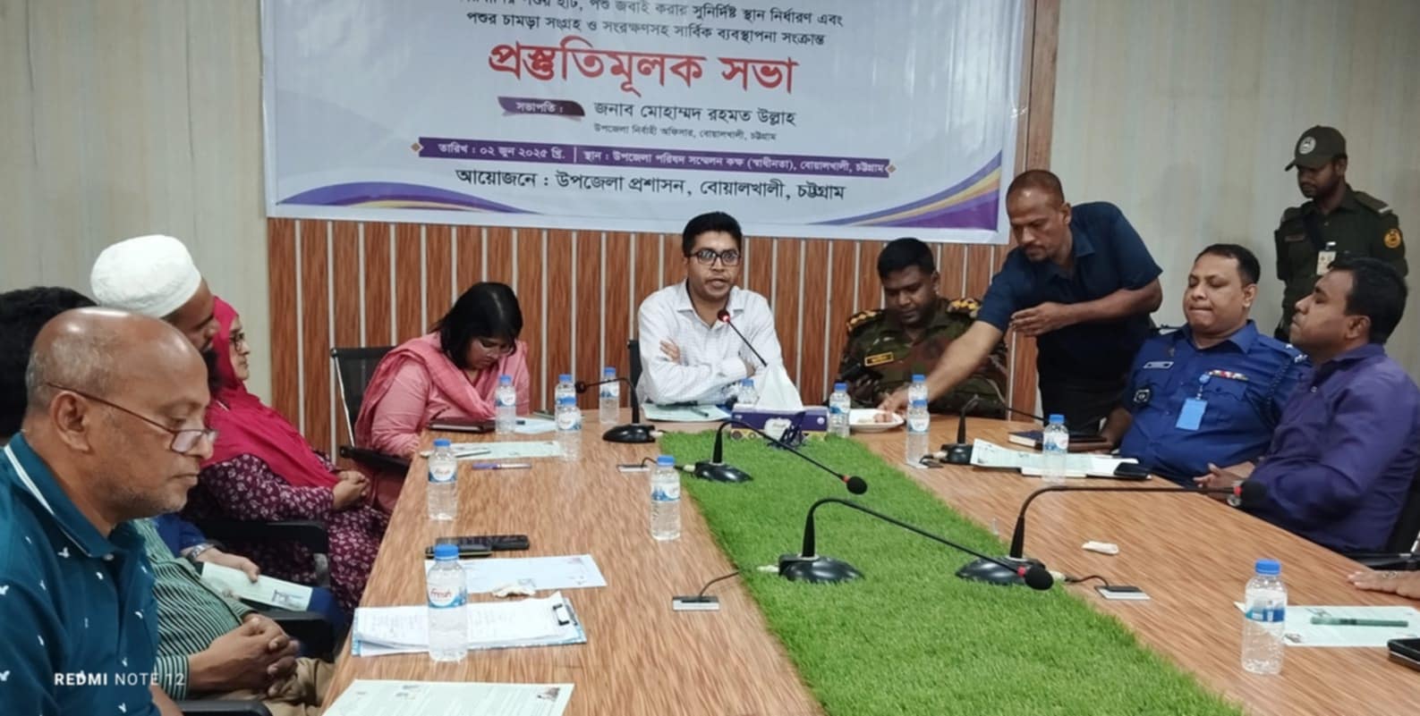 বোয়ালখালীতে যত্রতত্র অবৈধ ও সড়কে পশুর হাট নয়-ইউএনও