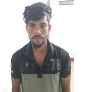 বোয়ালখালীতে বস্তাভর্তি মদসহ সিএনজি চালক আটক