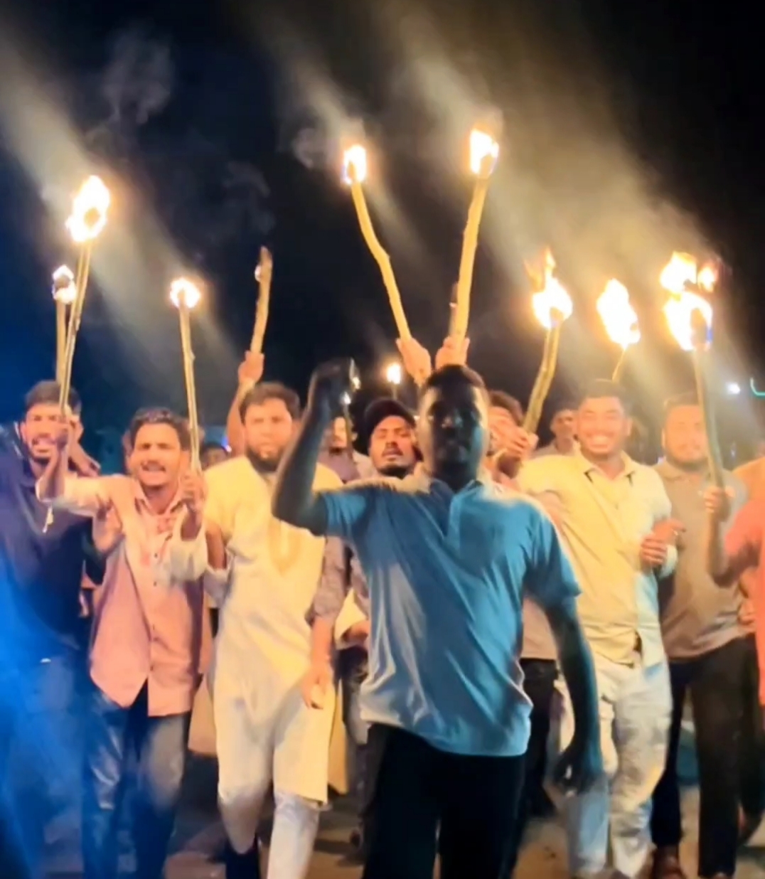 অপপ্রচারের প্রতিবাদে ছাত্রদলের মশাল মিছিল 