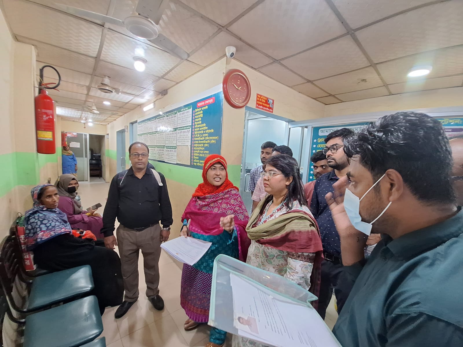 বোয়ালখালীতে ভ্রাম্যমাণ অভিযানে ডেন্টাল কেয়ার সীলগালা ও ৩ প্রতিষ্ঠানকে জরিমানা