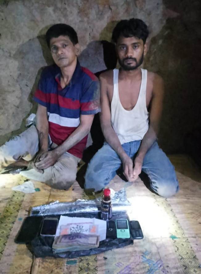 বোয়ালখালীতে দুই মাদক কারবারি গ্রেপ্তার