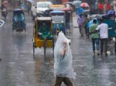 চট্টগ্রামে সকাল থেকে বৃষ্টি, ভোগান্তিতে জনজীবন