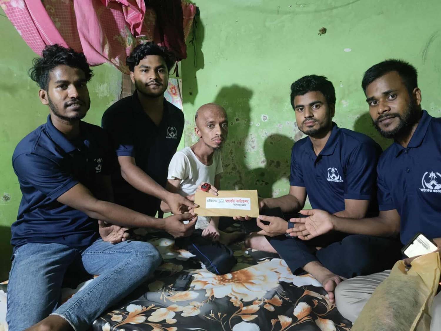 আনোয়ারায় ক্যান্সার আক্রান্ত সাইফুলের পাশে স্বপ্নছোঁয়া ফাউন্ডেশন