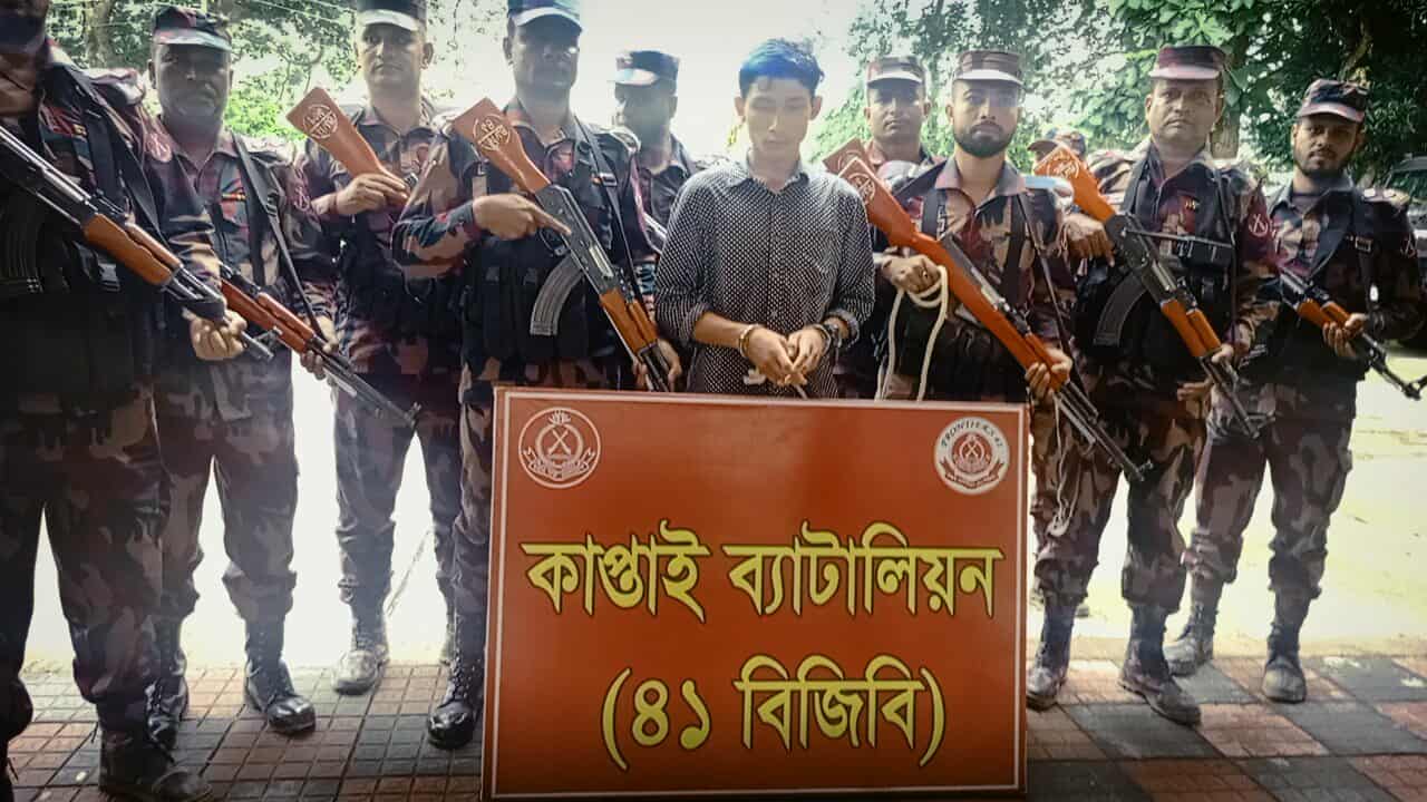 বিজিবি'র হাতে অবৈধ প্রবেশকারী ভারতীয় নাগরিক আটক