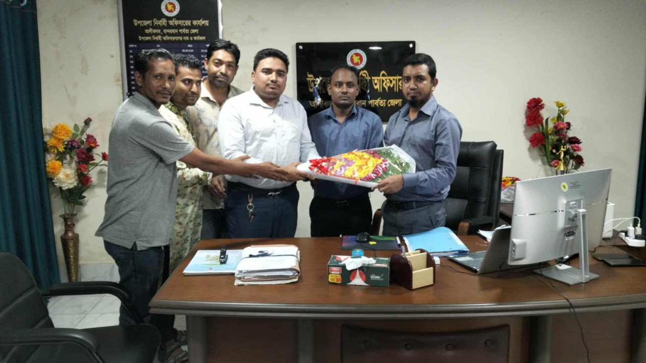 আলীকদম সাংবাদিক ফোরামের সাথে ইউএনও’র মতবিনিময়