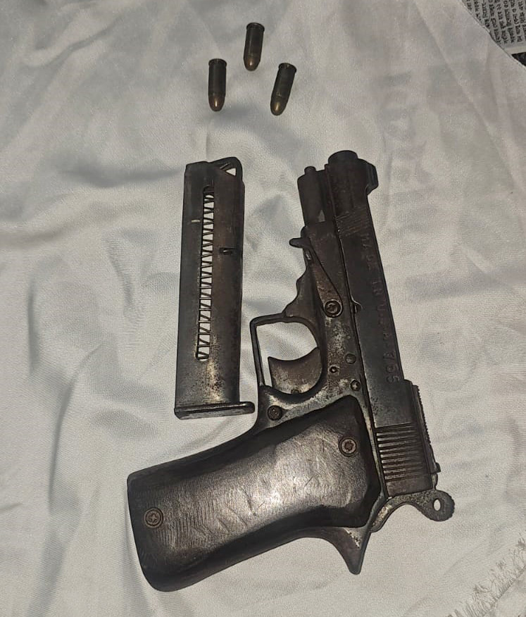 ফটিকছড়িতে বিদেশি পিস্তল উদ্ধার