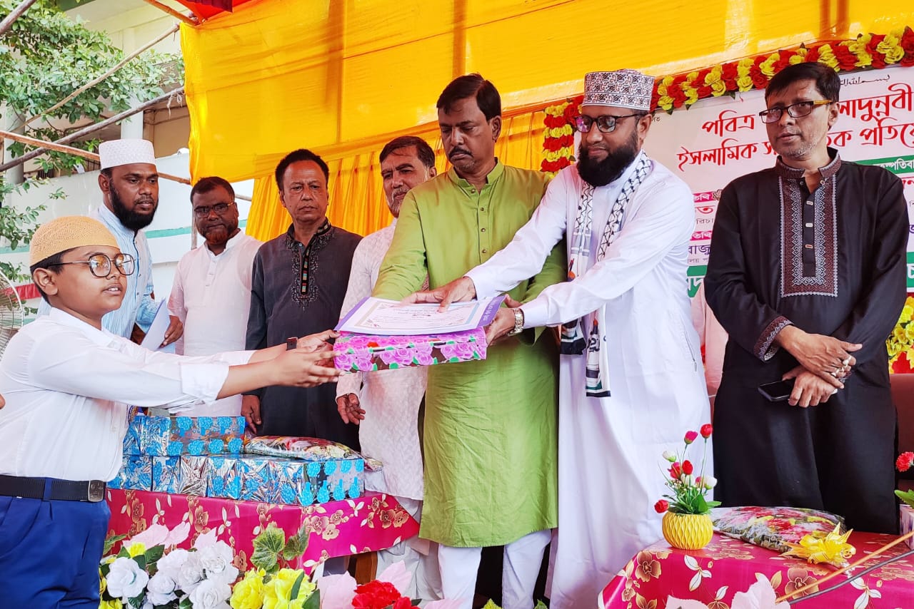 গোমদন্ডী পাইলট মডেল উচ্চ বিদ্যালয়ে ঈদে মিলাদুন্নবী (সাঃ) অনুষ্ঠিত