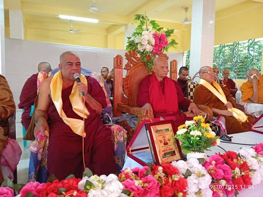 রাউজানের খ্যাতি পাড়া মানিক বিহারে দানোত্তম শুভ কঠিন চীবর দান সম্পন্ন