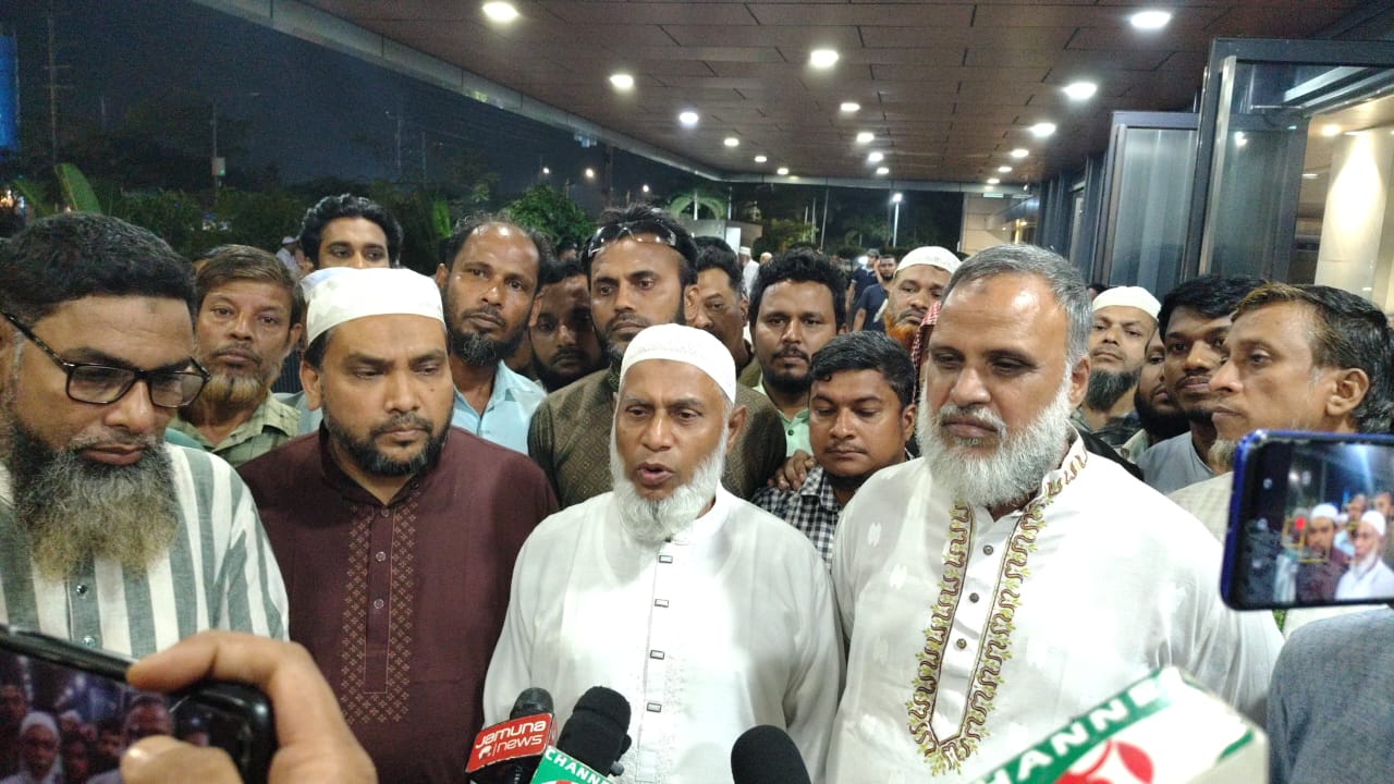 এভারকেয়ারে এরশাদ উল্লাহকে দেখতে যান নগর জামায়াতের  আমীর নজরুল ইসলাম 