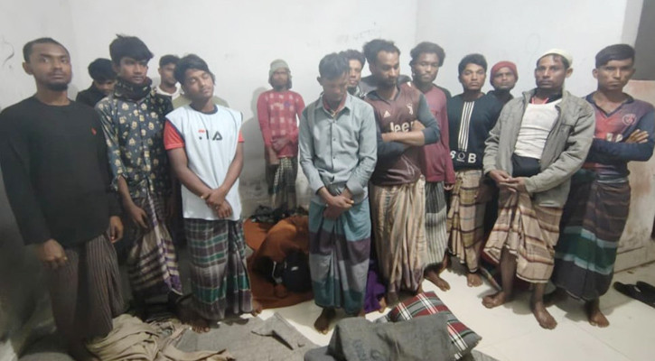 সাতকানিয়ায় ২২ রোহিঙ্গা আটক