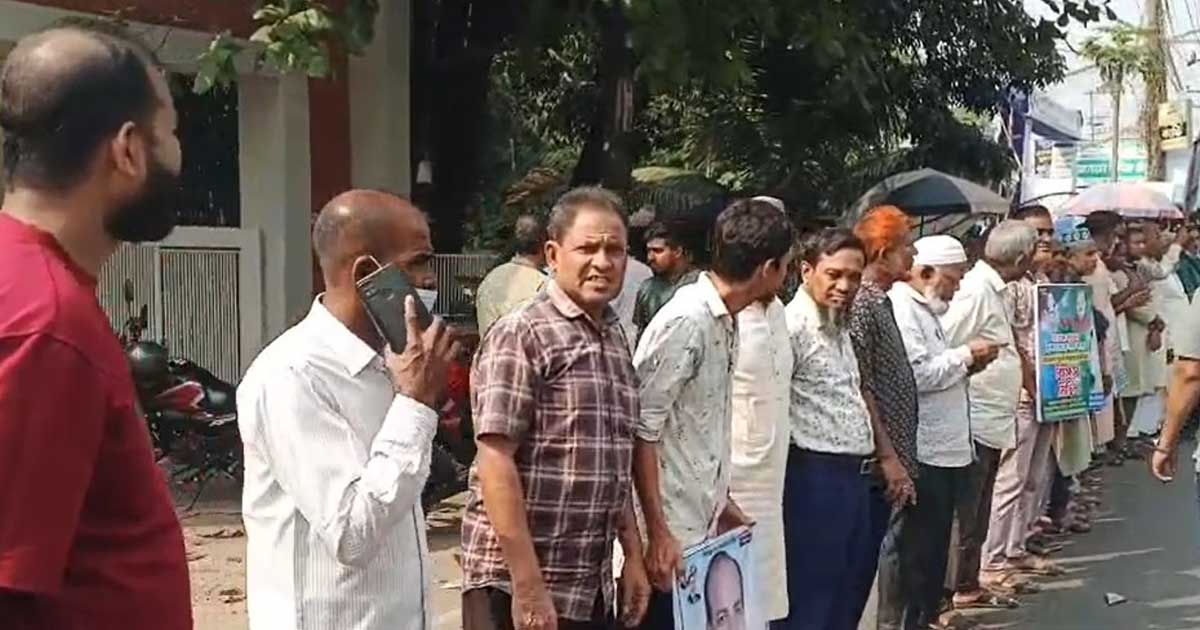 সীতাকুণ্ডে আসলাম চৌধুরীর মনোনয়নের দাবিতে ৬৭ কিলোমিটারের মানববন্ধন