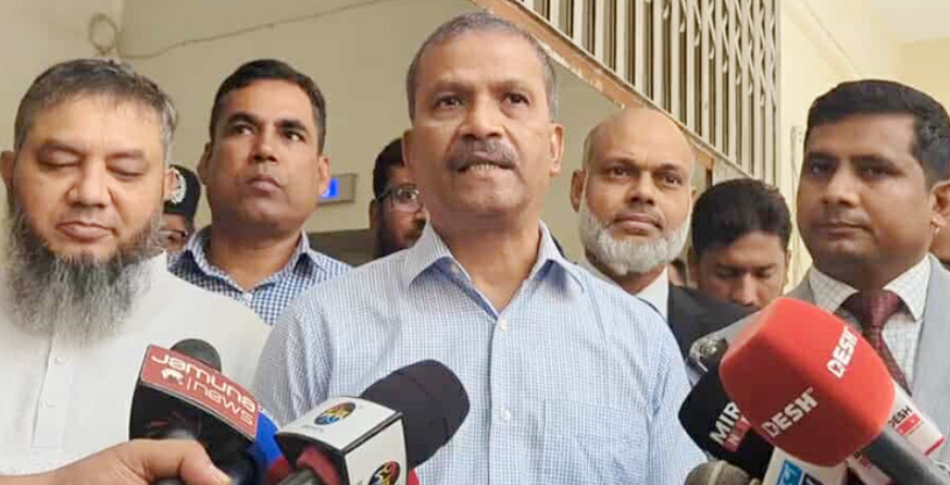 ফেব্রুয়ারিতে নির্বাচন আয়োজনে সরকার বদ্ধপরিকর : আইন উপদেষ্টা