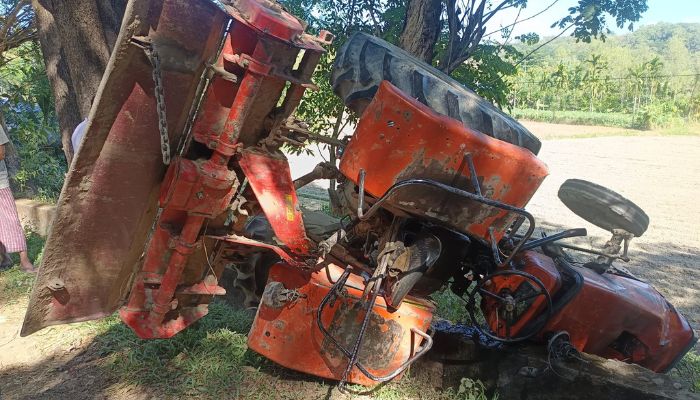 লামায় ট্রাক্টর উল্টে যুবক নিহত, আহত ৪